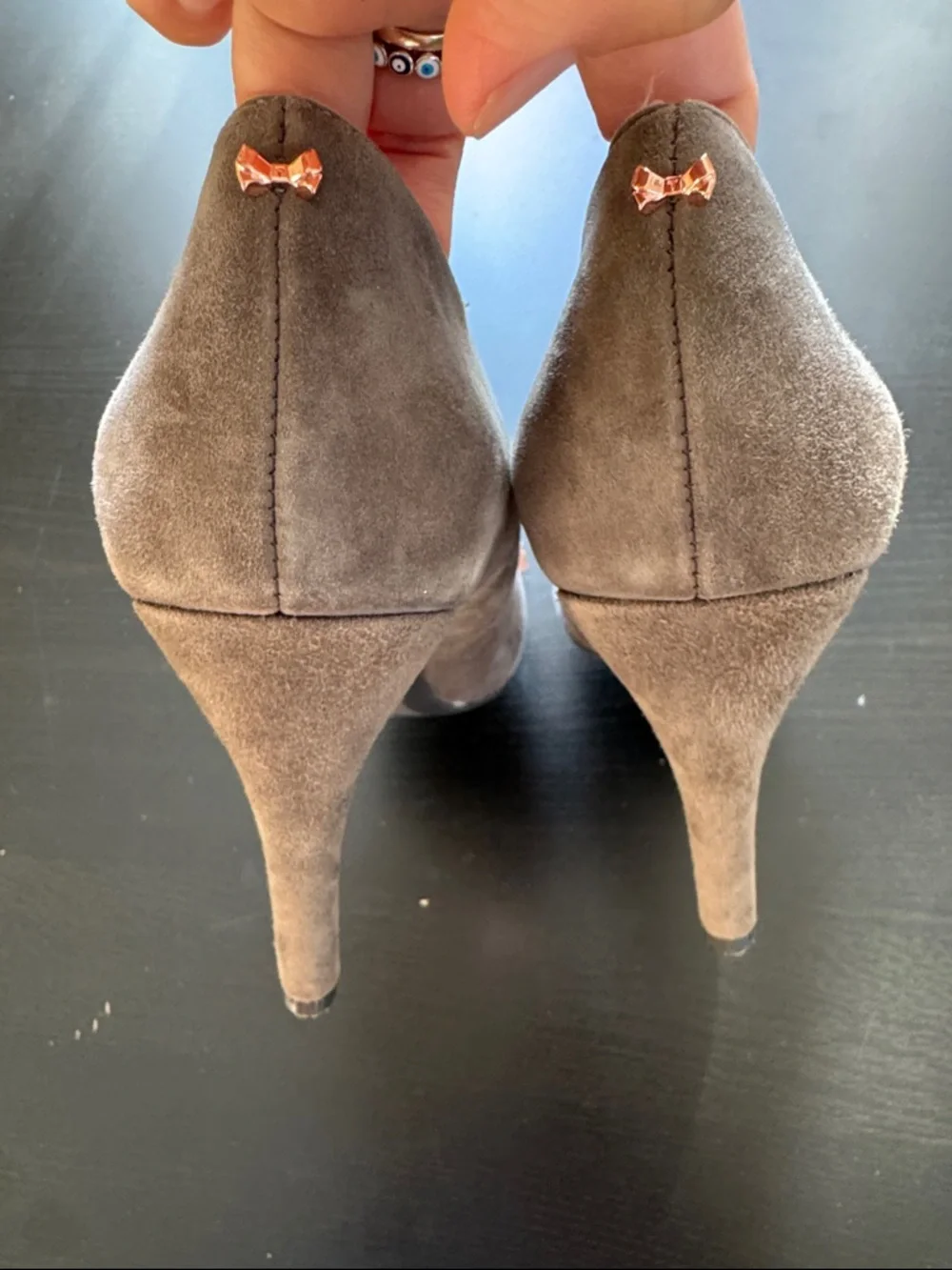 Ted‎ Baker London Gewell Charcoal Grey Suede Pumps Bow Casual Heels Size 8.5 New